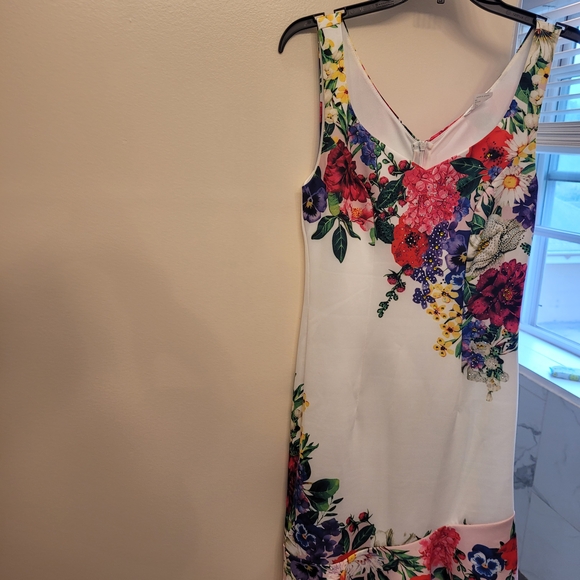 VENUS - Picture 2 of 8